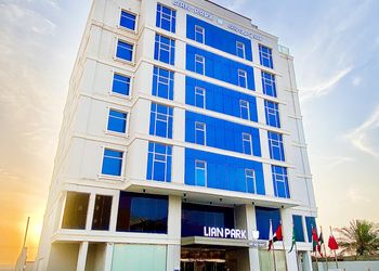 استديو بسرير ماستر وجلسة جانبية 