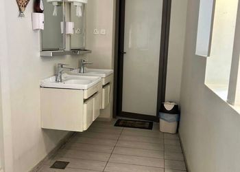 استراحة بمسطح اخضر ومجالس