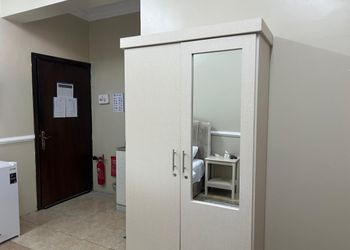غرفة بأثاث مريح و بسيط 
