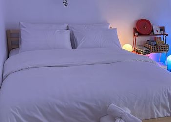 استديو هادئ بسرير ماستر 