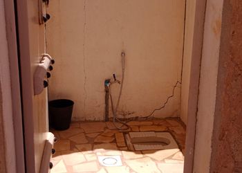 شاليه بطابع تراثي وجلسة خارجية 