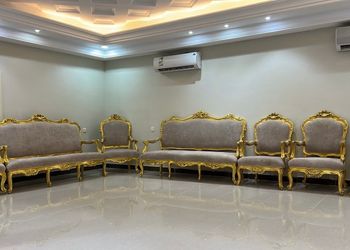 استراحة بمجالس واسعة وفناء خارجي