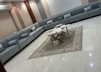 شاليه بمسطح اخضر ومسبح 