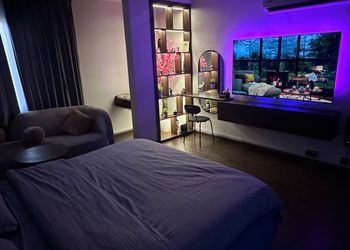 استديو بسرير ماستر وجلسه جانبيه