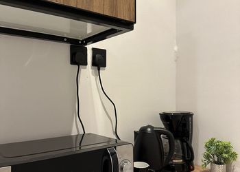 استديو بسرير ماستر وجلسه جانبيه