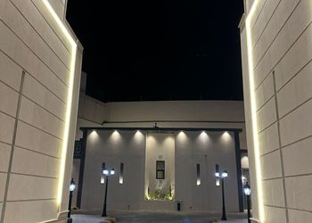 شاليه بألعاب مائية ومسبح خارجي