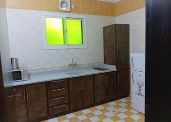 شقة بثلاث غرف نوم وصالة