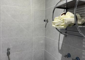 شقة بغرفة معيشة وغرفة نوم 