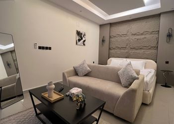 استديو هادئ بسرير ماستر 