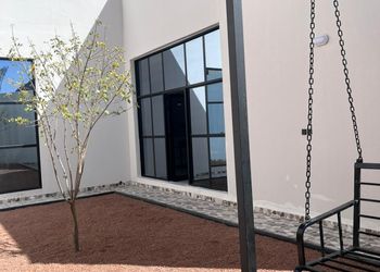 شاليه بمسطح اخضر