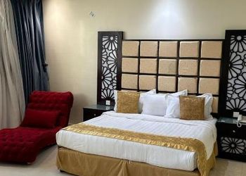 استديو بسرير ماستر وجلسة جانبية 
