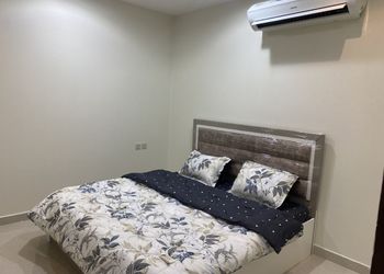 شالية بجلسة خارجية والعاب اطفال