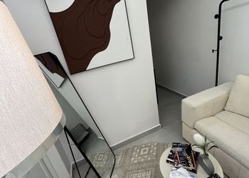 استديو بسرير ماستر وجلسة جانبية 