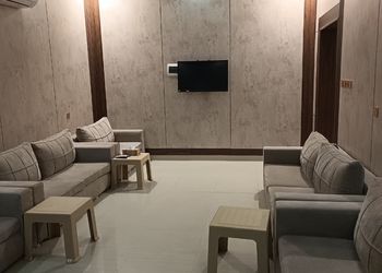 استراحة بمجلس وثلاث غرف نوم 