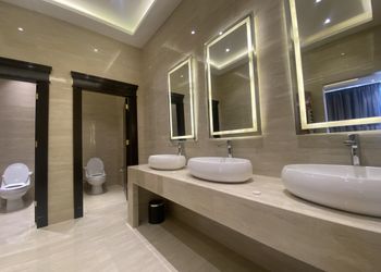 شاليه بمسطح اخضر ومسبح