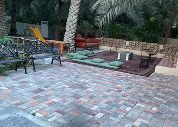 استراحة بمجلس وفناء خارجي 