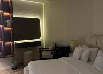 استديو بأثاث مريح وبسيط 