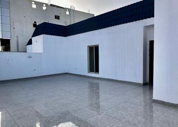 استديو مع حوش خاص بأثاث حديث