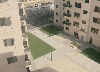 شقة بأثاث مريح وبسيط 