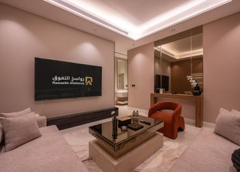 شقة بغرفة معيشة وغرفتين نوم 