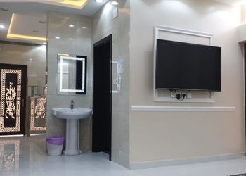 دور سكني مع منتجع كبير 