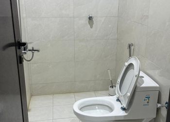 شقة بغرفتين نوم وأثاث هادئ