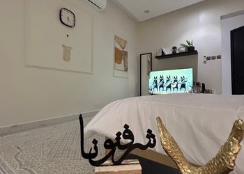 استديو بسرير ماستر وجلسة جانبية 