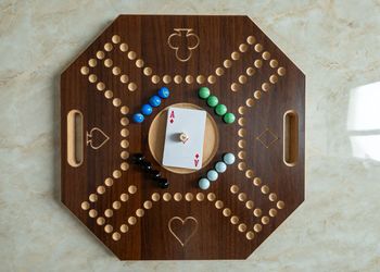 شقة بصالة أنيقة ودخول ذاتي 