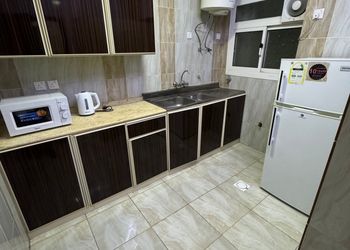شقة بصالة وغرفتين نوم