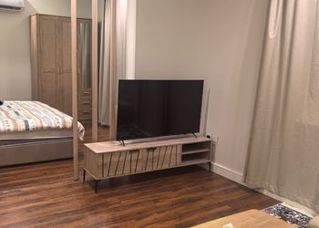 استديو بسرير ماستر وجلسة جانبية 