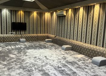 شاليه بمسطح اخضر ومسبح 