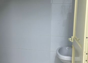 استديو بسرير ماستر وجلسة مريحة 