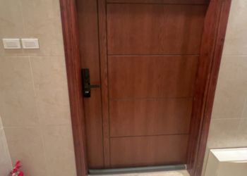 شقة بغرفة نوم وصالة مريحة 