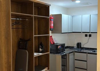 استديو بأثاث مريح وبسيط 