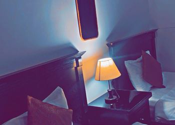 فيلا ببلكونه مطلة على الجبل