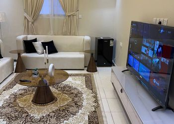 شقة بغرفتين نوم وصالة