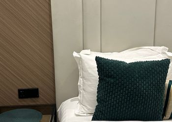 استديو بسرير ماستر 
