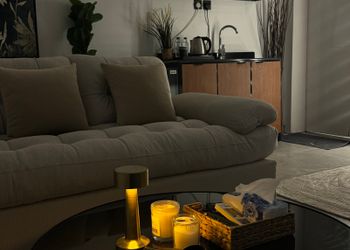 استديو بدخول ذاتي وتصميم هادئ 
