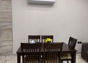 شاليه بجلسة خارجية ومسبح 