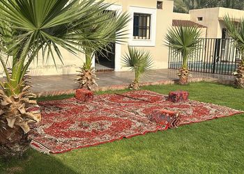 استراحة بجلسة خارجية ومسبح
