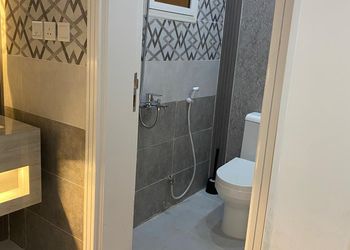 استديو بأثاث مريح وبسيط 