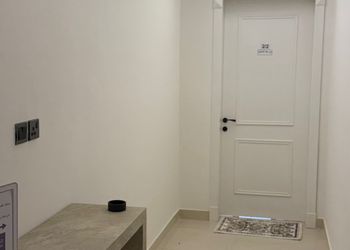 استديو بسرير ماستر وجلسة جانبية 