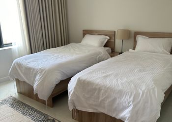 شقة بدخول ذاتي وصالة أنيقة 