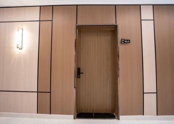 استديو بأثاث مريح وبسيط 