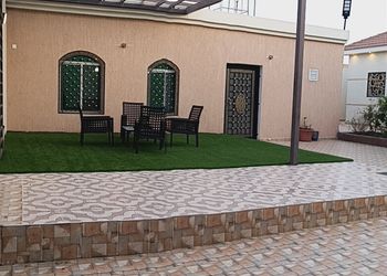 شالية بصالة أنيقة ومجلس خارجي