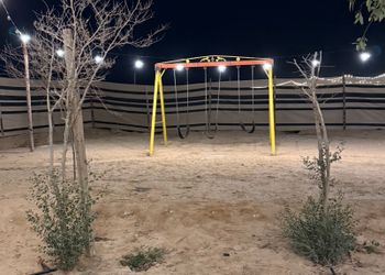 مخيم بجلسة خارجية واجواء ممتعة