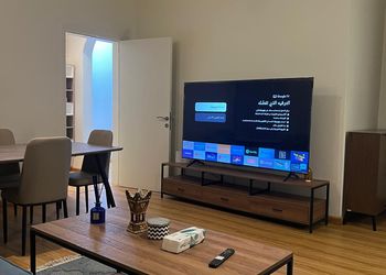 شقة بغرفتين نوم وصالة