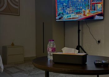 استديو بسرير ماستر وجلسة جانبية 