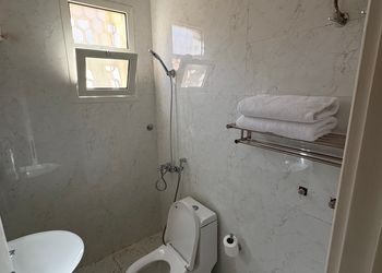 شقة بصالة وغرفة نوم