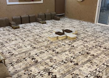 استراحة بجلسة خارجية وفناء خارجي